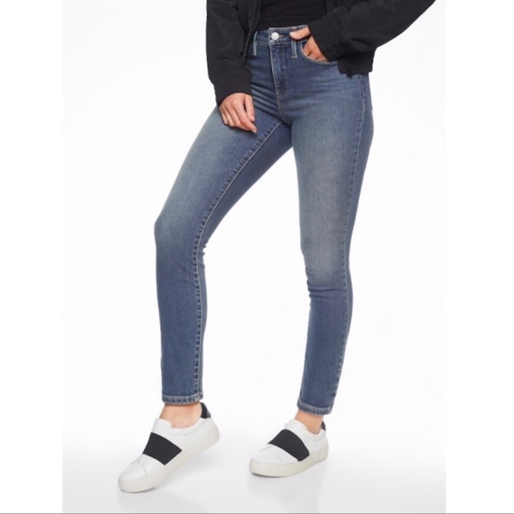 Athleta Skulptek Skinny Jean in Azur Wash Size 4